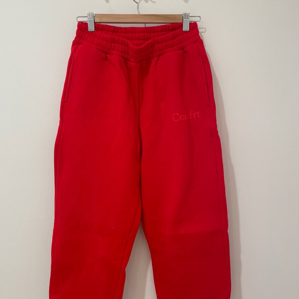 COMFRT Crimson Travel Essentials Sweatpants – Size M